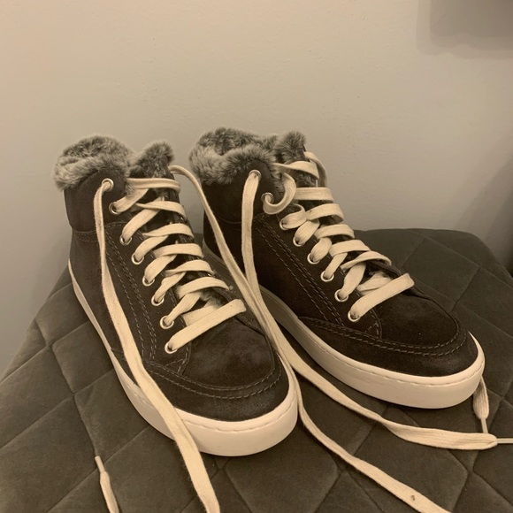 Brand new Dolce vita fur lined suede high tops - Picture 3 of 5